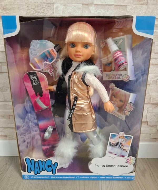 Nancy - Snow Fashion