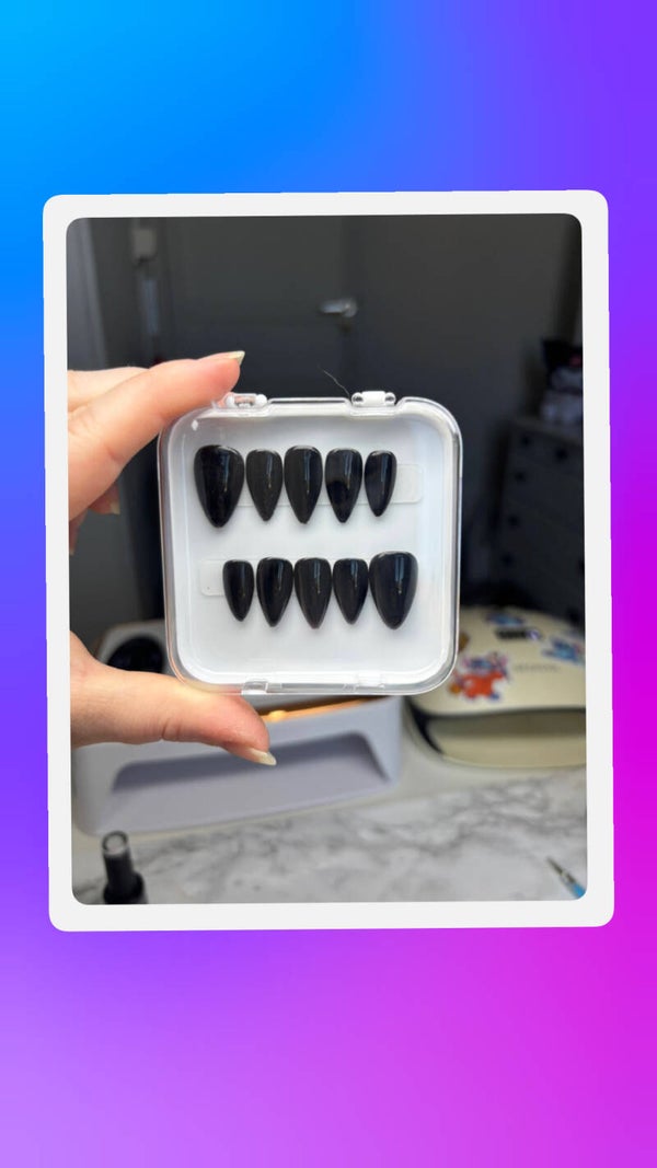Zwarte nagels