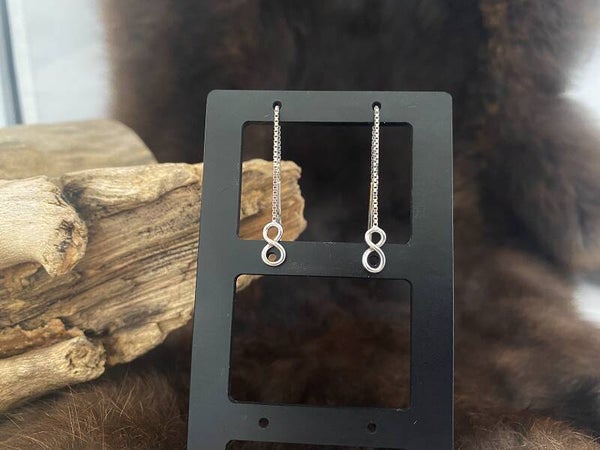 Zilveren ddortrek oorbellen infinity actie 130222