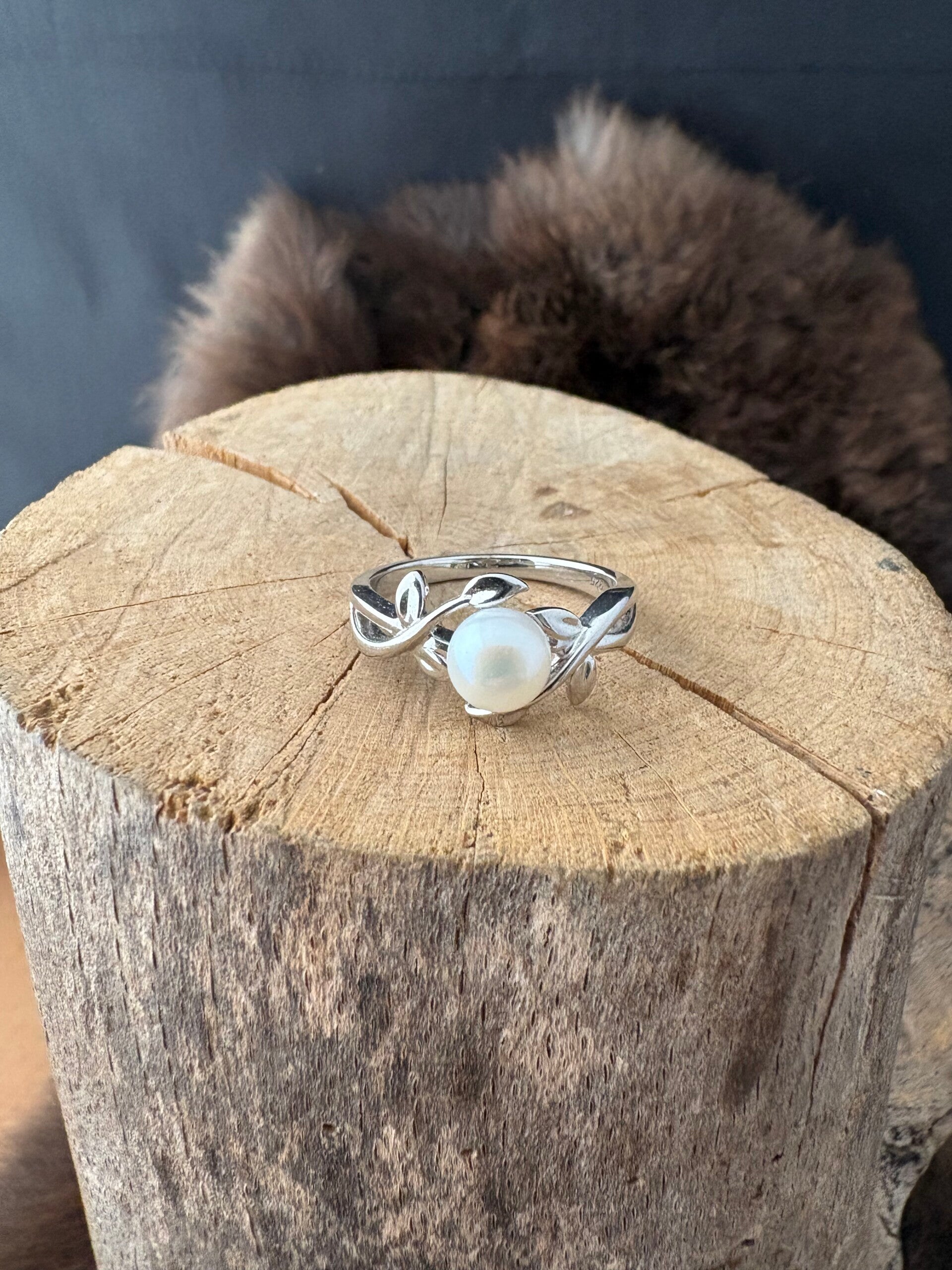 Ring met zoetwater parel bloem motief 1341183