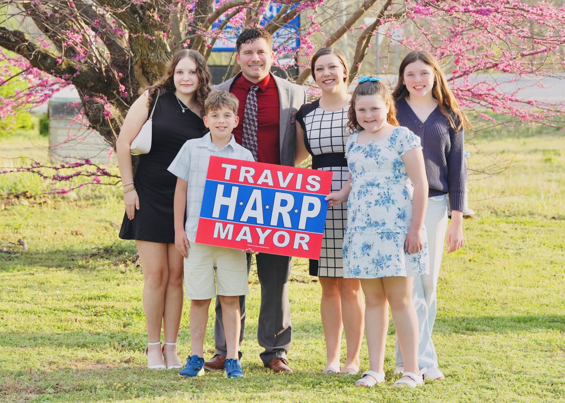 Travis Harp with Family offiicially announces candidacty for Bella Vista Mayor
