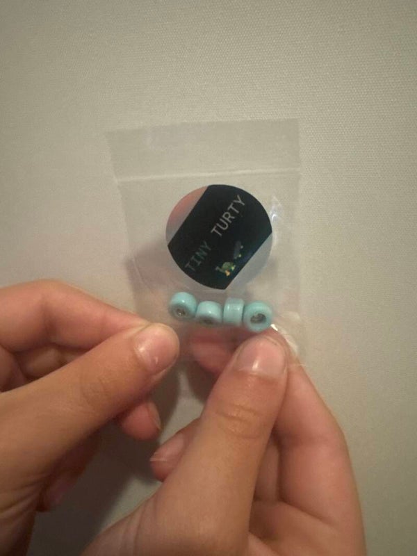 Light blue bearing pro fingerboard wheels