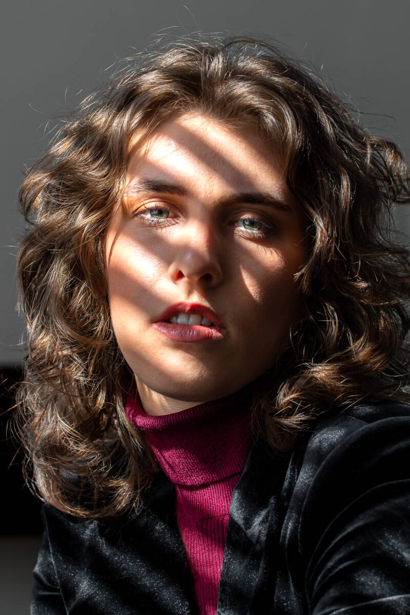 model-studio-lights-backdrop.jpg