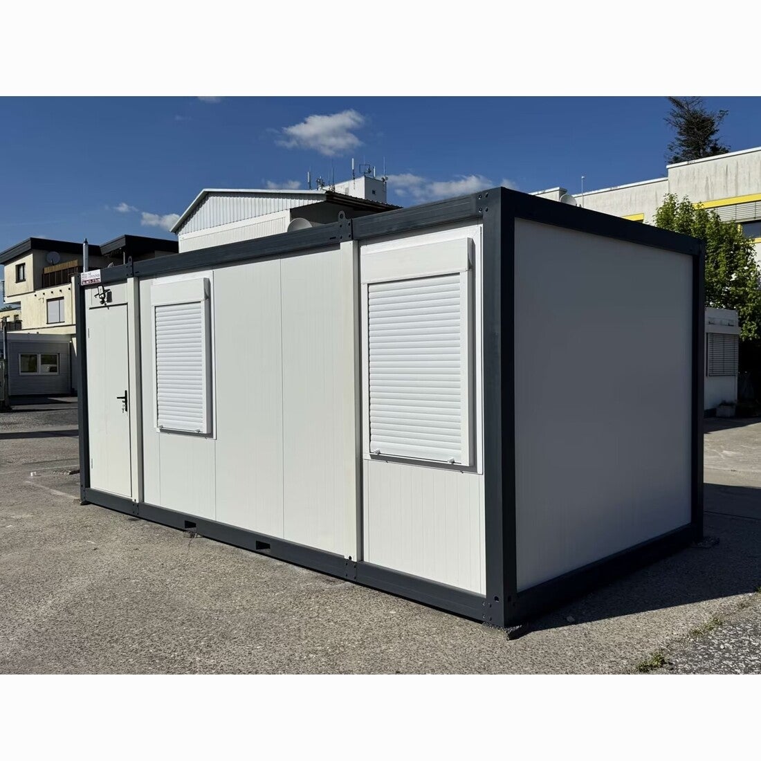 Baustellenbüro, 17 m², mit Rollläden
