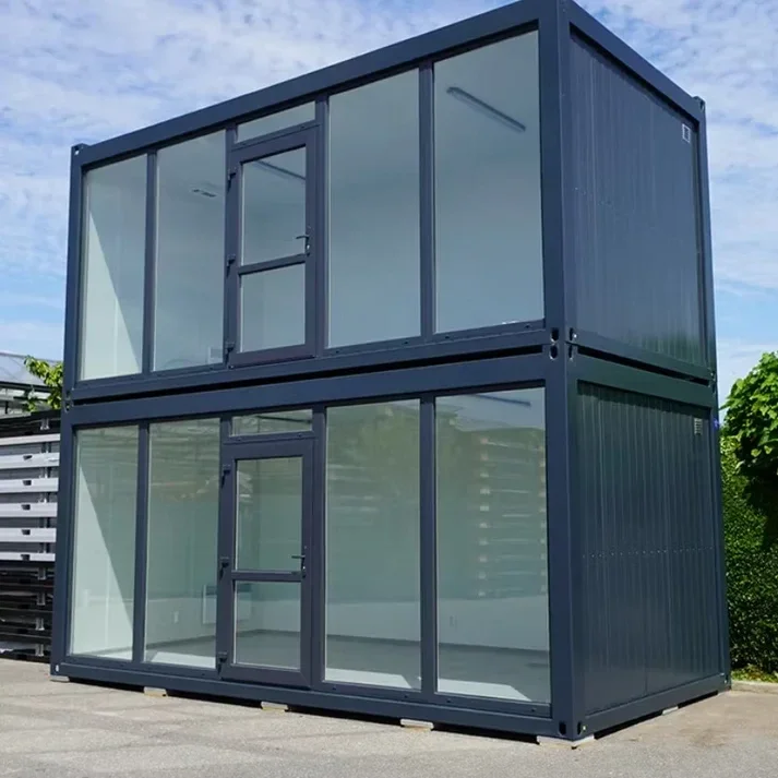 Isolierter Container 6 × 3 m mit verglaster Front