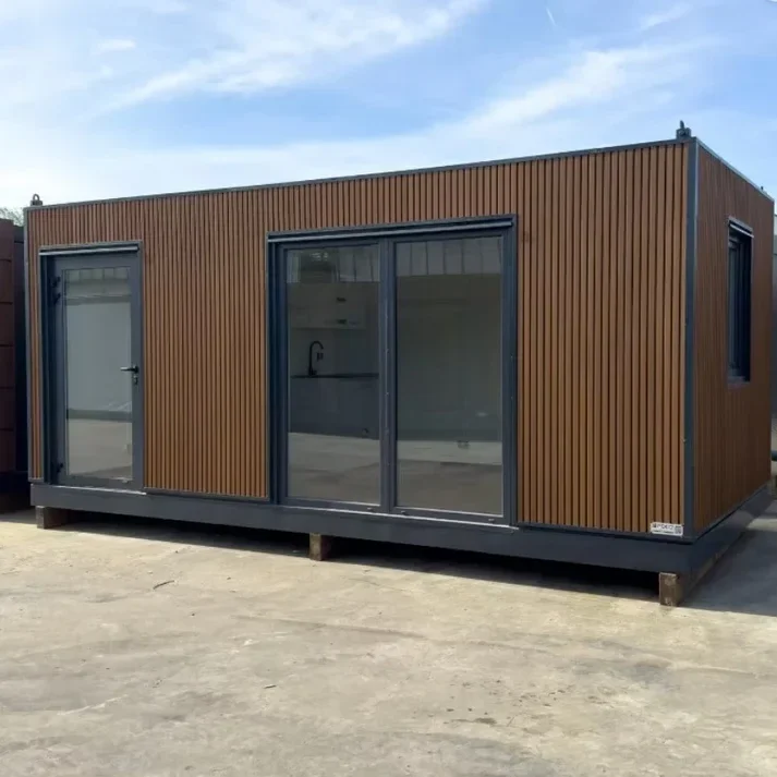 Isolierter Container 6 × 3 m – Modell Mailand mit Küche und Toilette