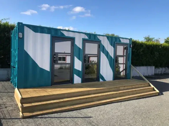 20-Fuß-Seecontainer zum Büro umgebaut – genutzt