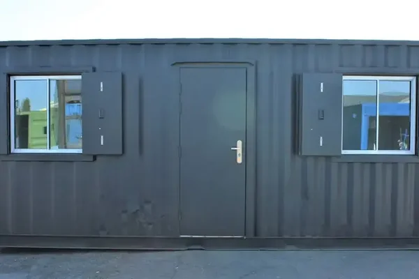20-Fuß-Bürocontainer – Ausgestattet und sicher