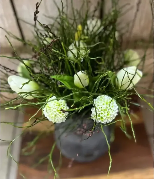 Zijden Tulpen/Dahlia boeketje:  wit