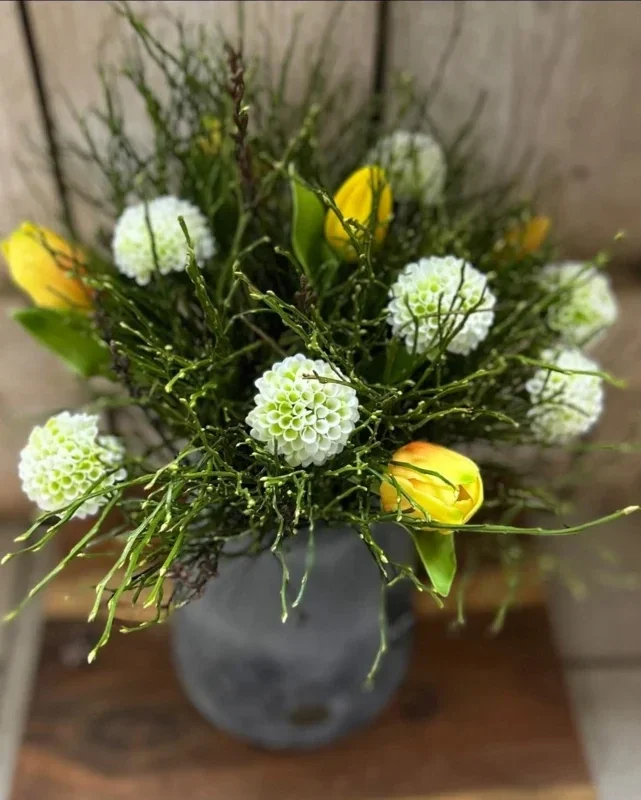 Zijden Tulpen/Dahlia boeketje:  wit met geel