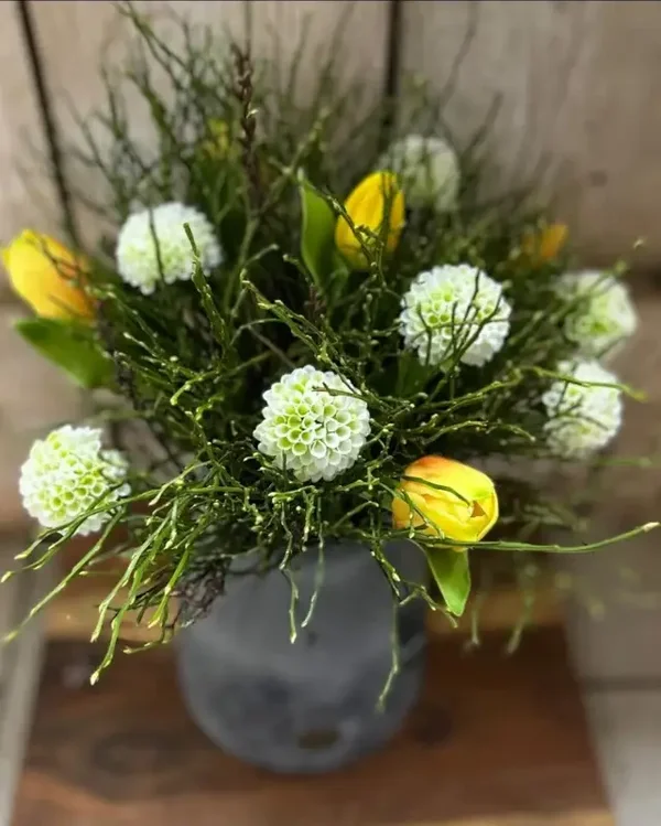 Zijden Tulpen/Dahlia boeketje:  wit met geel