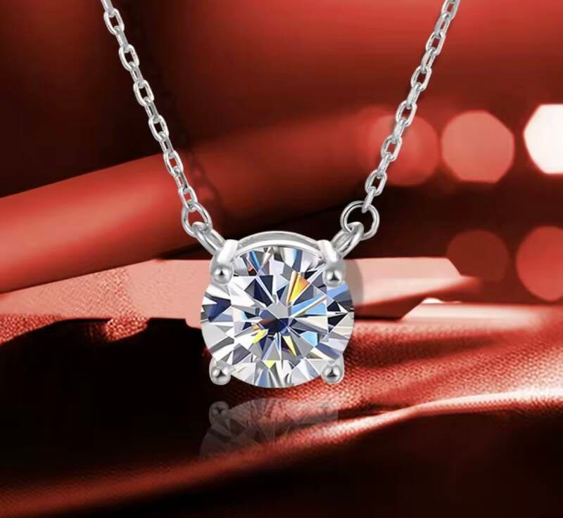 pendentif avec diamant naturel 2 carat