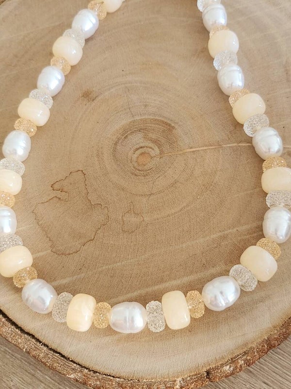 Collier beige-abricot