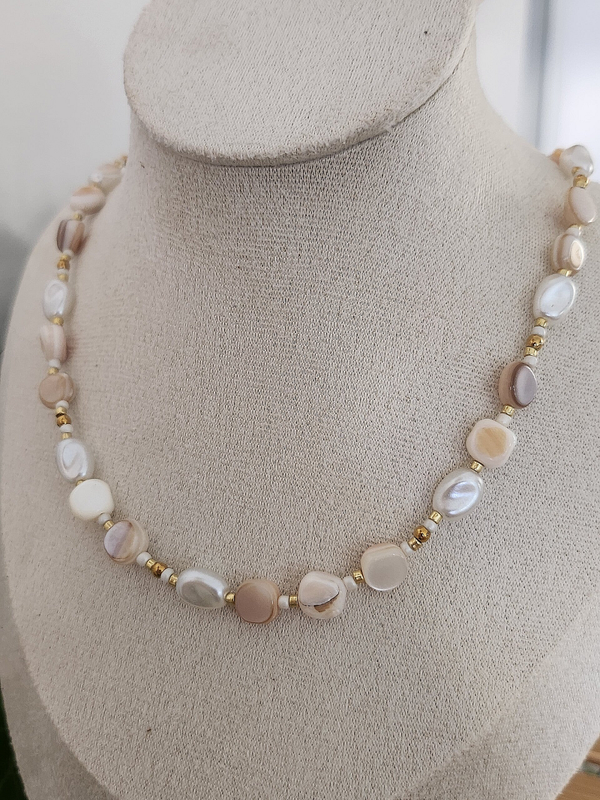 Collier blanc nacré