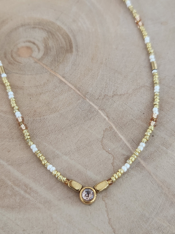Collier fin perles rose dorée