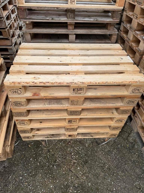 Blanke euro pallets