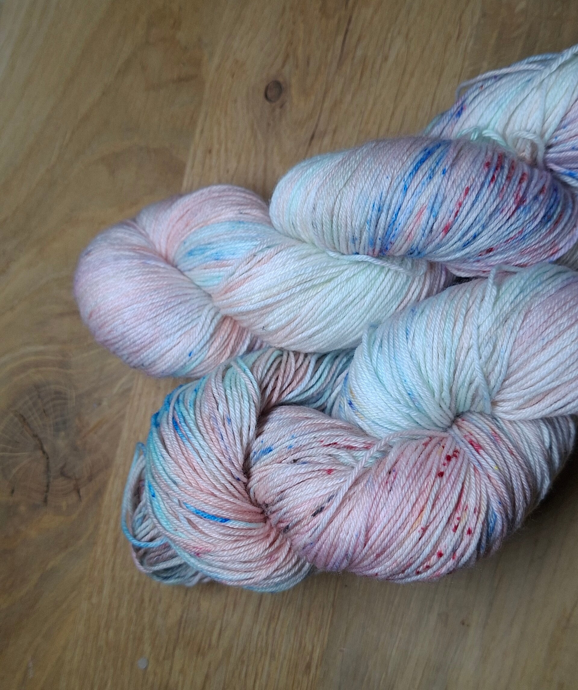 100 gram sokkenwol Downton ladies at Ascot