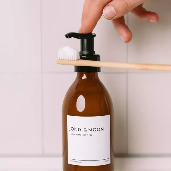 JONDI & MOON | Menthol-tandpasta - glazen dispenser van 250 ml - standaardformaat