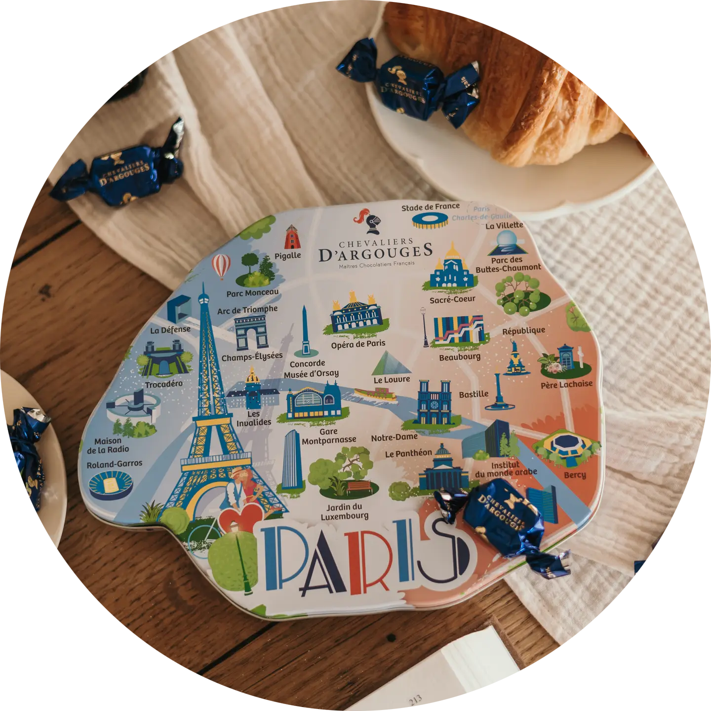 PARIJS DOOS - 33% HAZELNOOTHAPJES MET MELKCHOCOLADE Ver 24
