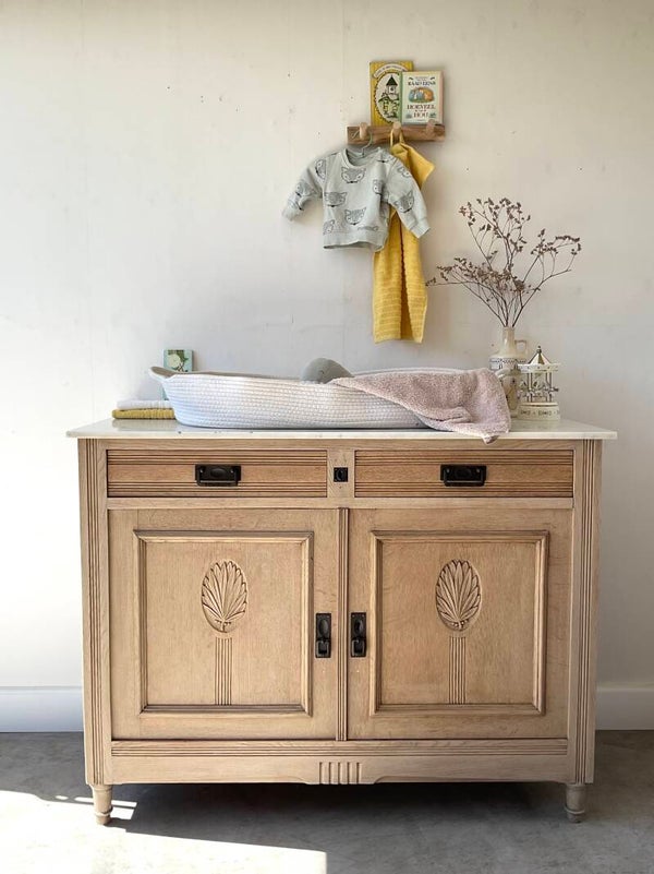 Antieke eiken commode in naturel, met marmer blad