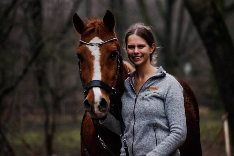 Equestrian portrait in a winter atmosphere