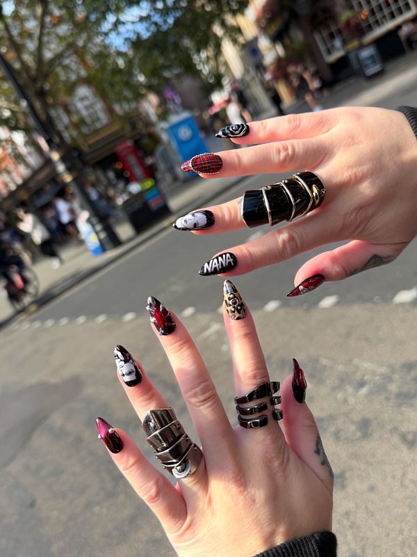 Luna's nails