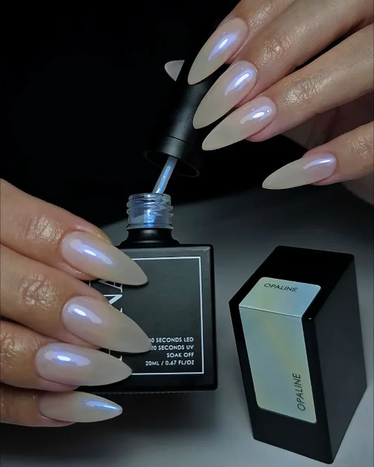 HONA Gel Polish - Opaline on nails