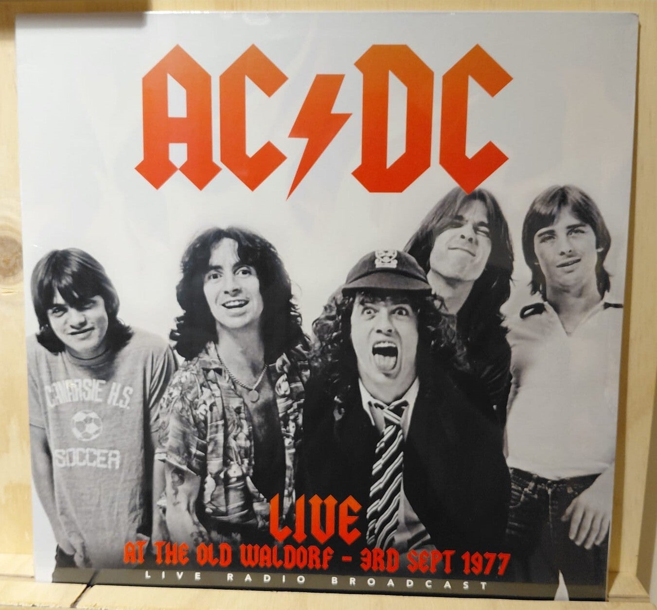 AC/DC - Live At The Waldorf