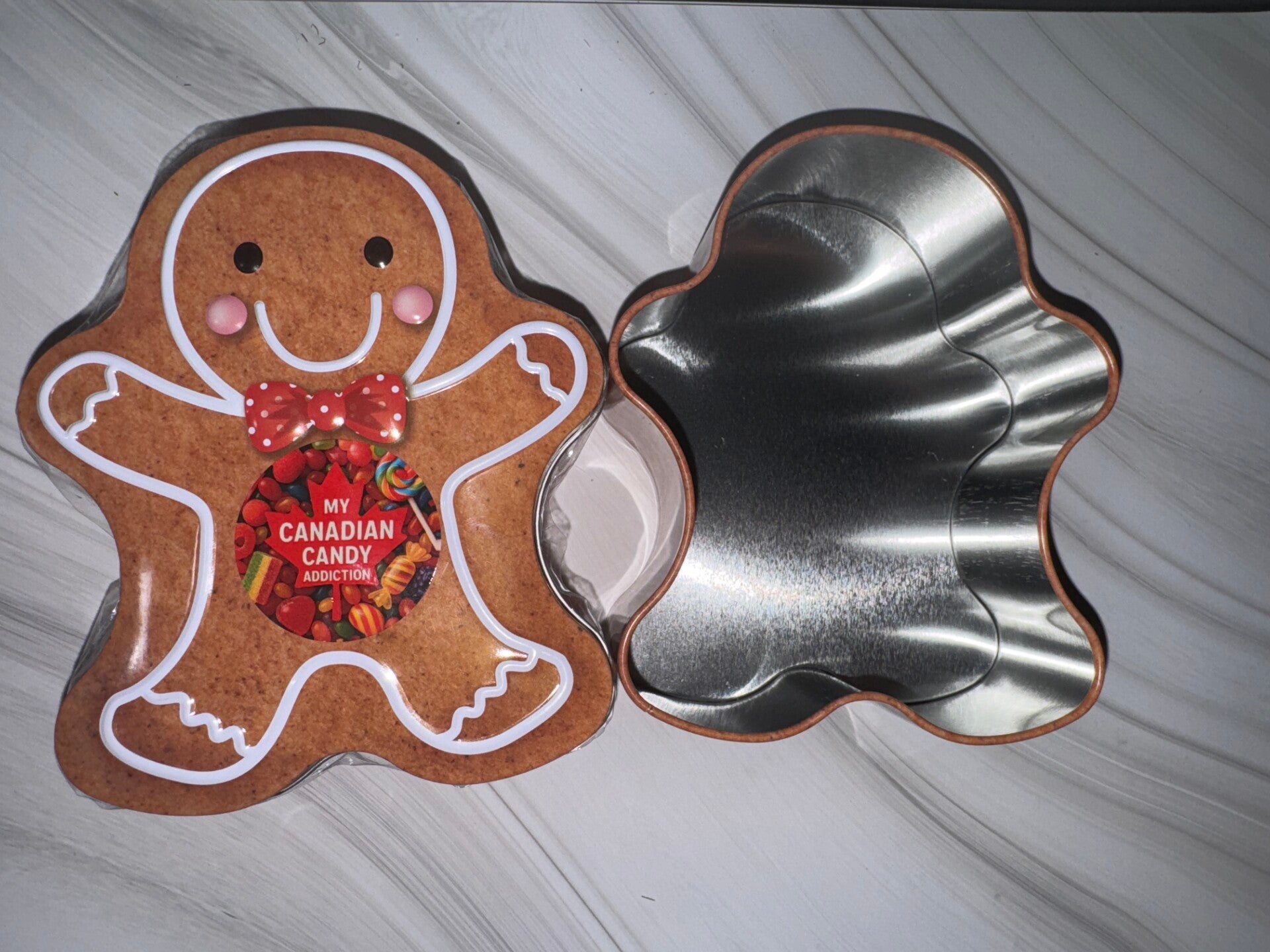 Gingerbread tin