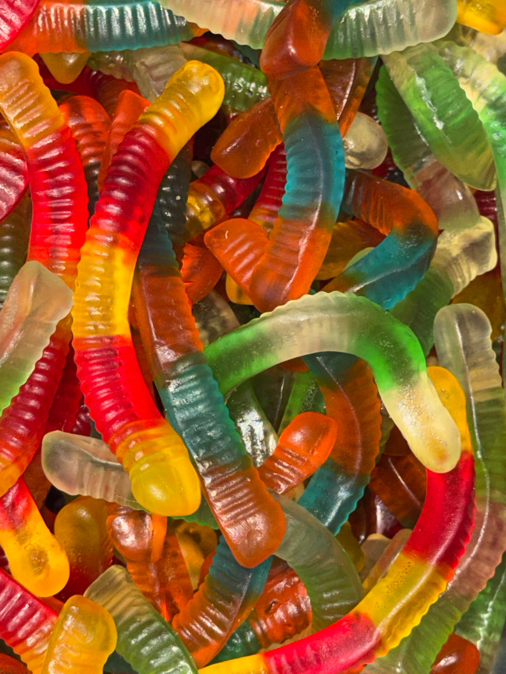 Gummy worms (HALAL)