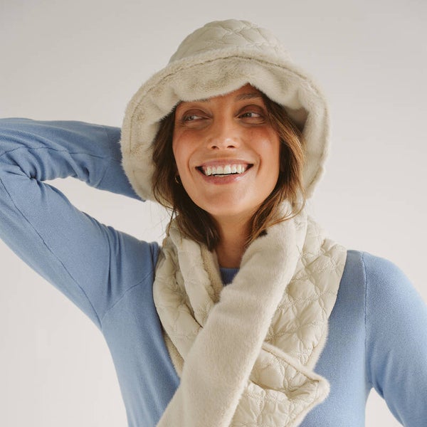 House of Ord Hoed - Frosty Bucket & Scarf Set- Beige - 58 cm