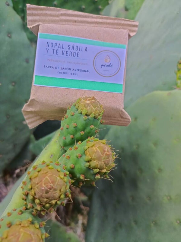 Jabón artesanal de nopal, sábila y té verde