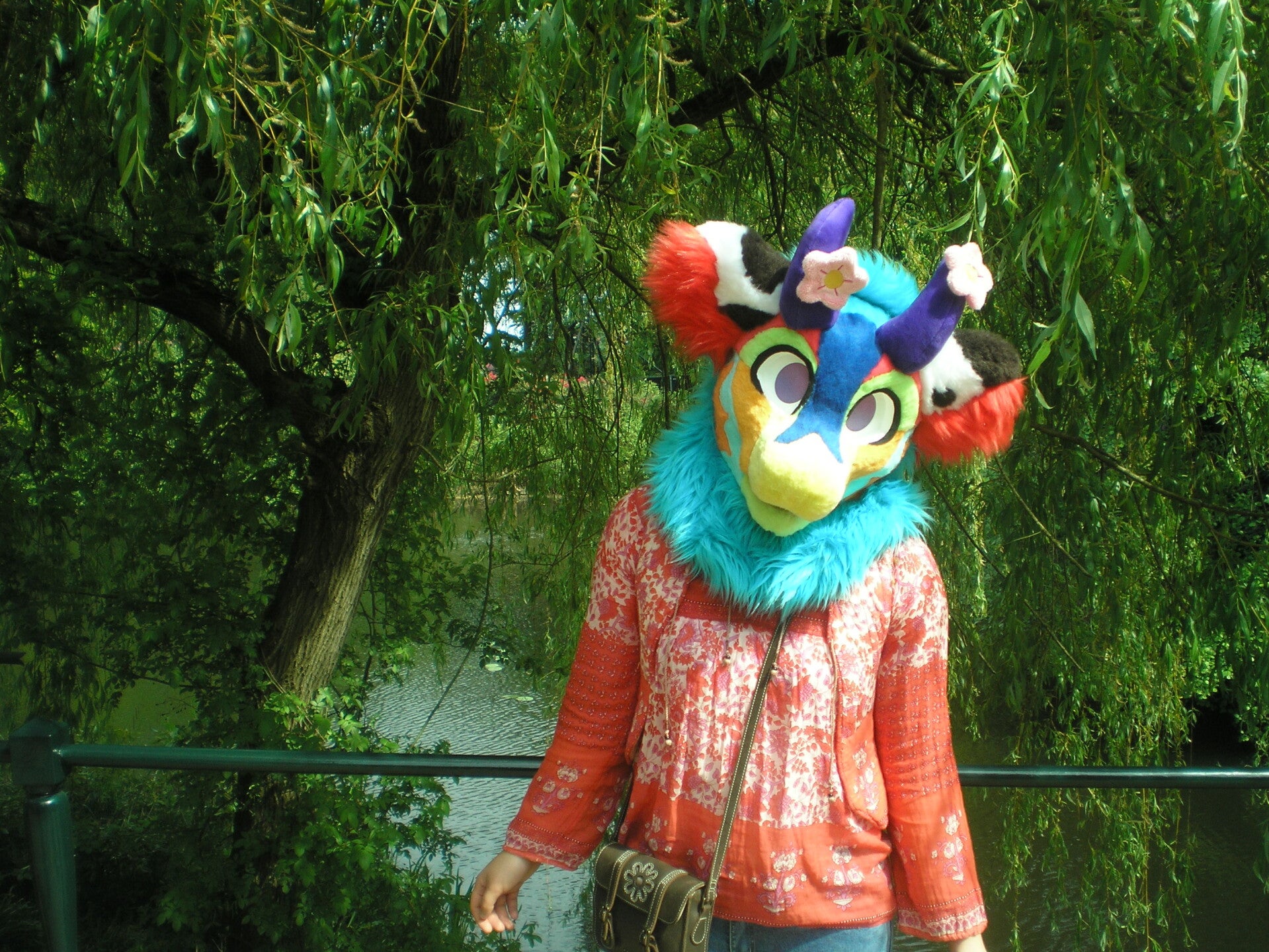 Shep personal suit, eyeblanks by Nukecreations, flowers by Craftioli and neck patten by Lopsoflovestudios!