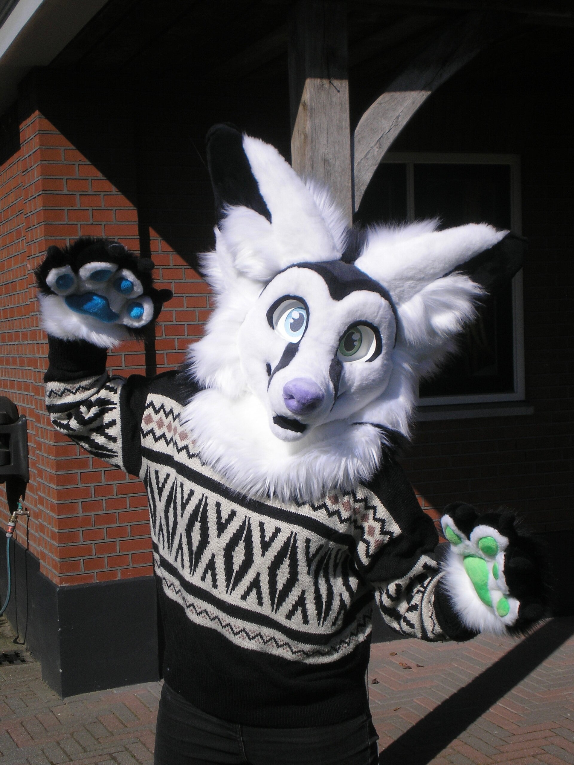 Neo the fennec fox commission - Headbase by Nukecreations, hood pattern by Lopsoflove.studios.