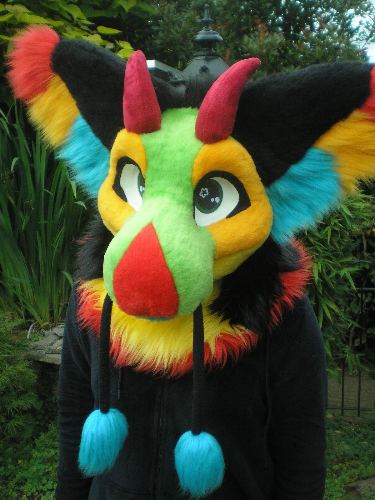 Pre-made toucan dragon - Headbase + eyeblanks by Nukecreations, hood pattern by Lopsoflovestudios.