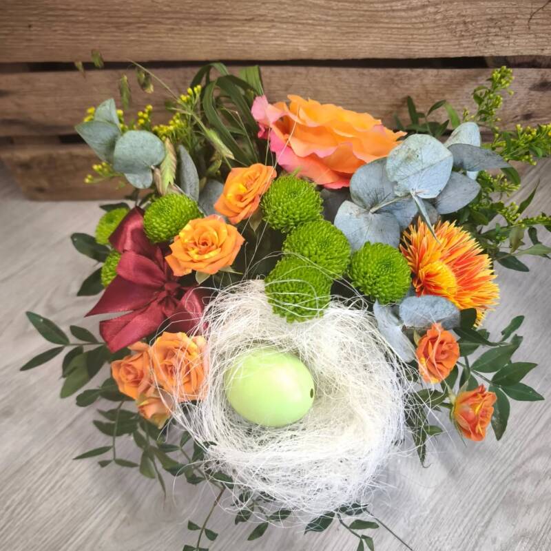 composition paques nid fleurs couleur 