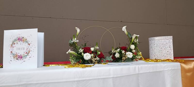 Table livre d’or Table cadeaux décoration mariage 