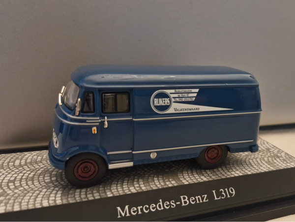 Mercedes-Benz L 319 Azurblau 1:43 – Limited Edition (500 stuks) – Rijkers Valkenswaard