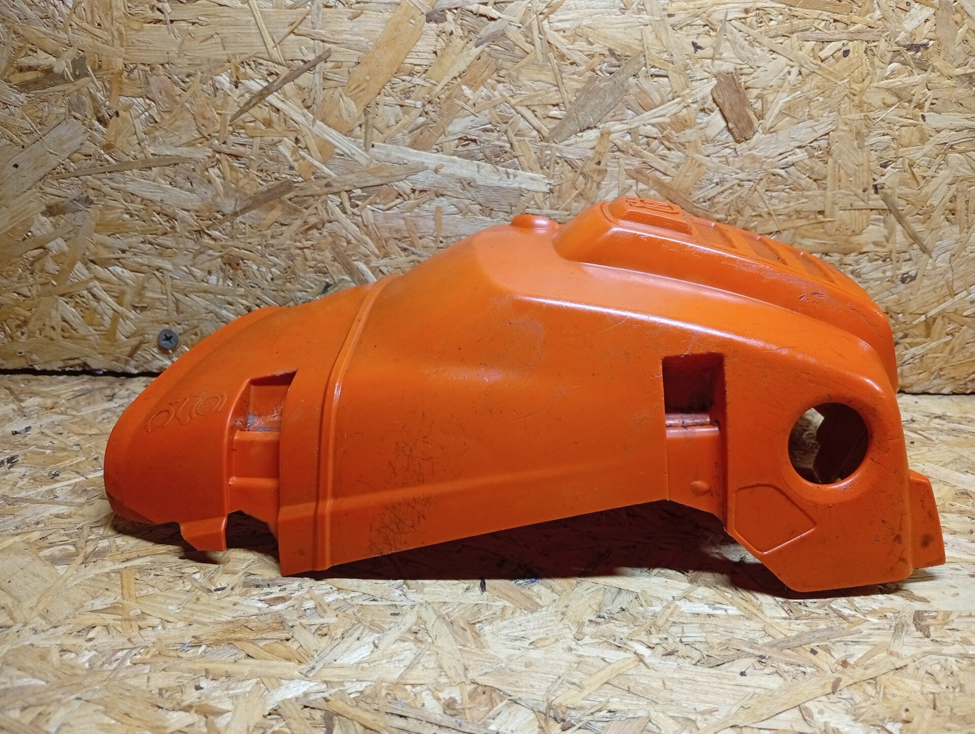 Capot tronçonneuse Husqvarna 555