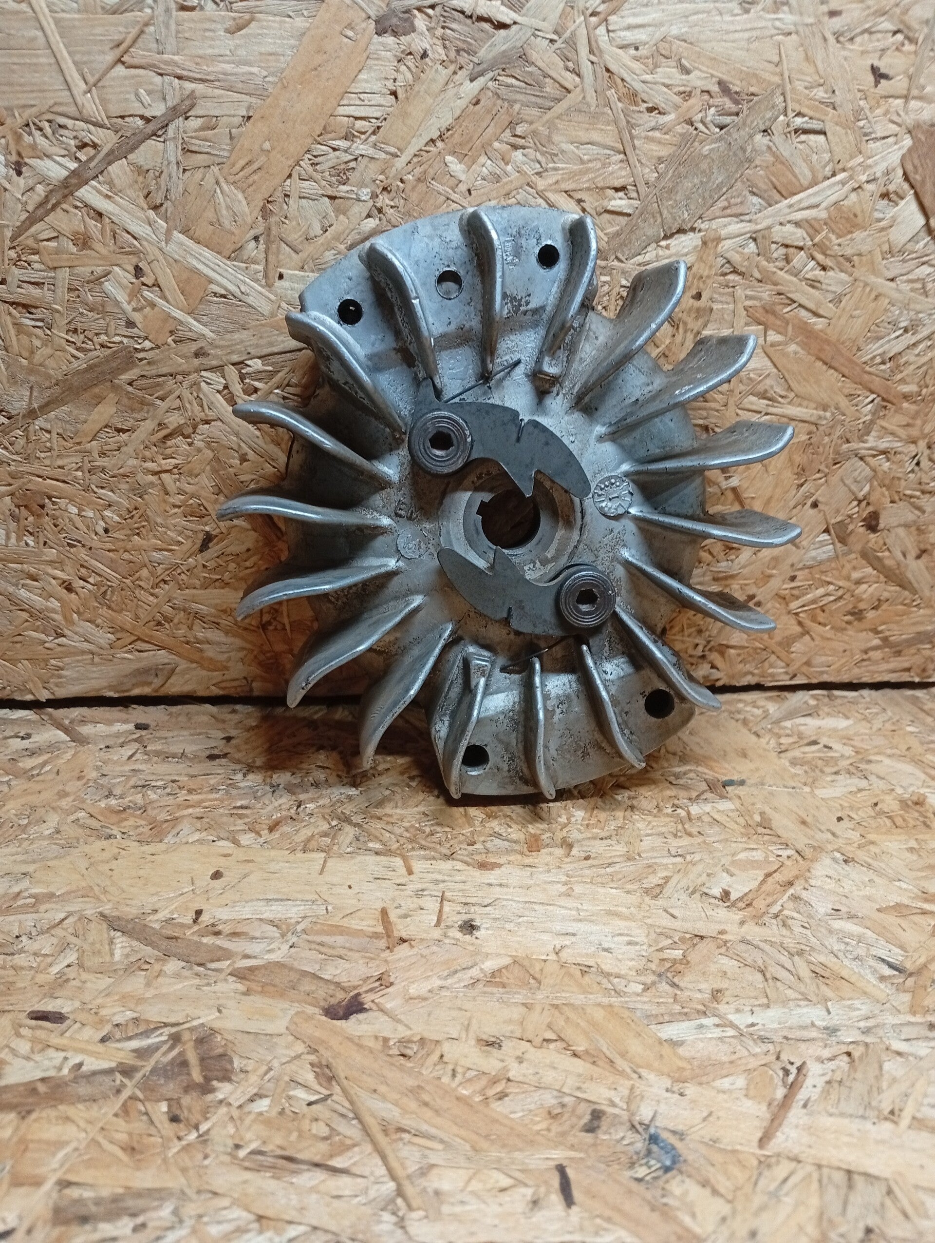 Volant magnétique jonsered 630 super 2
