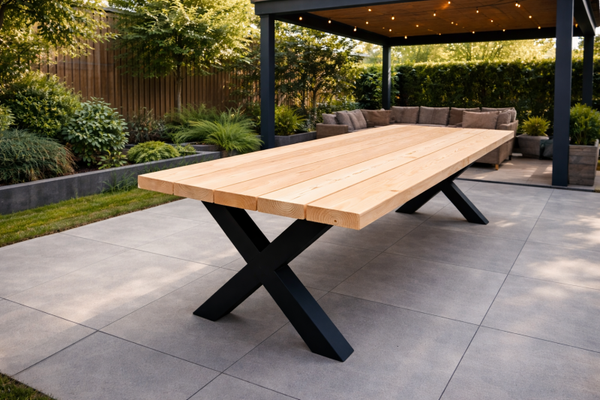 Luxe Douglas tuintafel met stalen X-poten