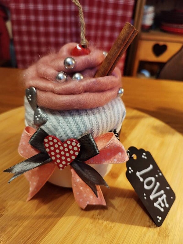 Gâteau avec chantilly rose "love"❤️🥨🌲