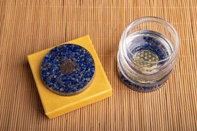 Orgon-Untersetzer mit Lapislazuli