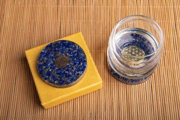 Orgon-Untersetzer mit Lapislazuli