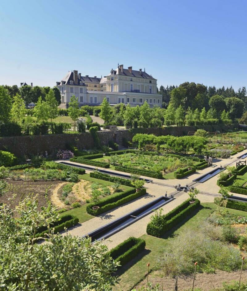 chateau-colbert-garden-standard-yizvj4.jpg