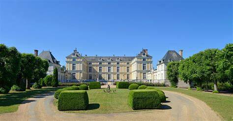 chateau-colbert-standard.jpg
