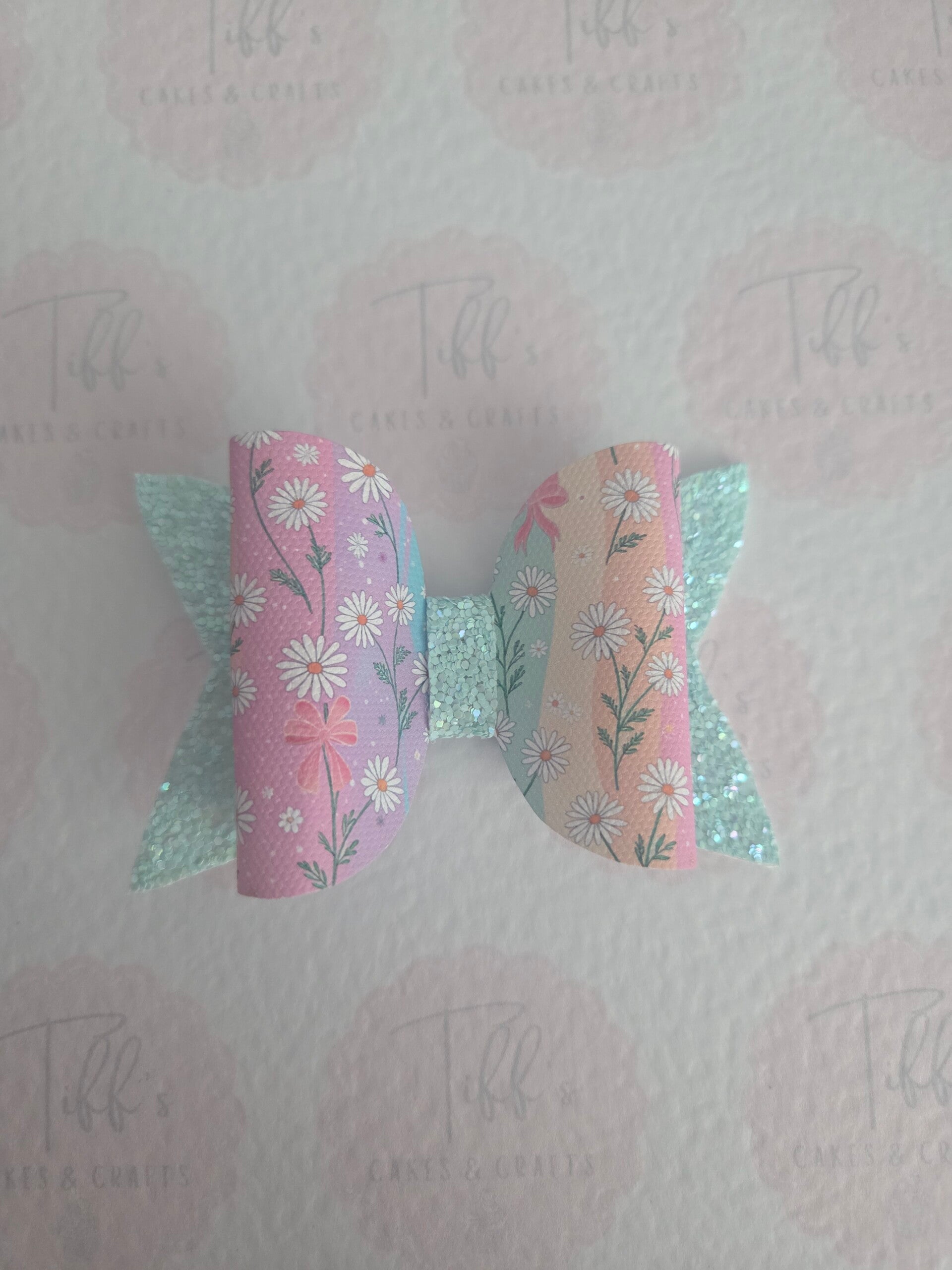 Daisy bow