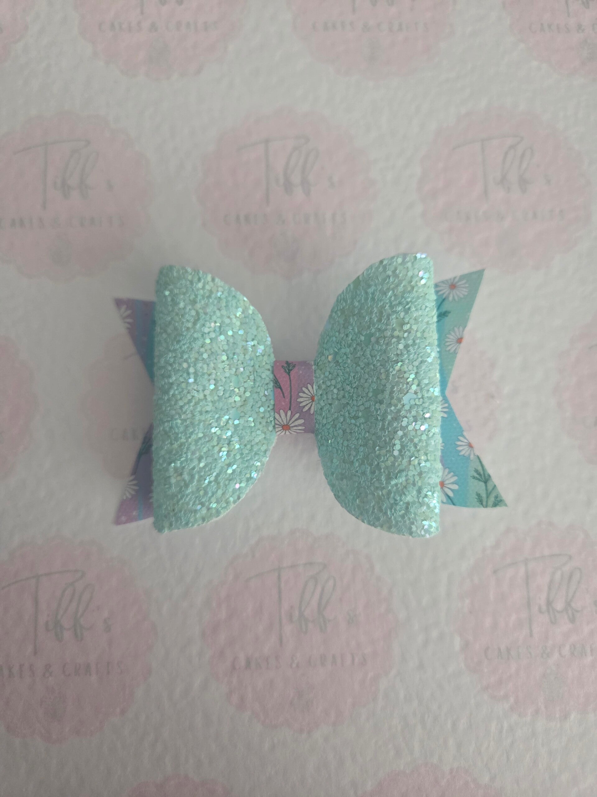 Gia bow