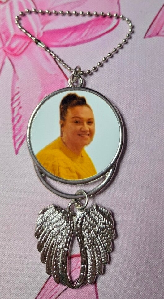 Hanging charm with wings