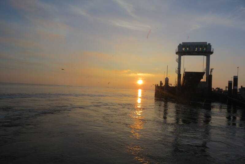 Afvaart van veer Schiermonnikoog naar Lauwersoog